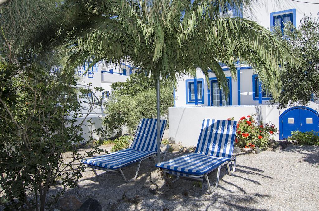 White & Blue Lägenhet Perivolos  Rum bild